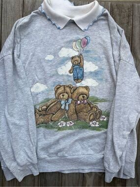 Gray Teddy Bear Graphic Sweater with Collar